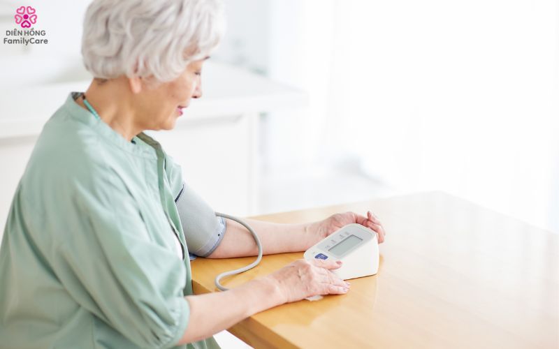 nguoi-cao-tuoi-do-huyet-ap6