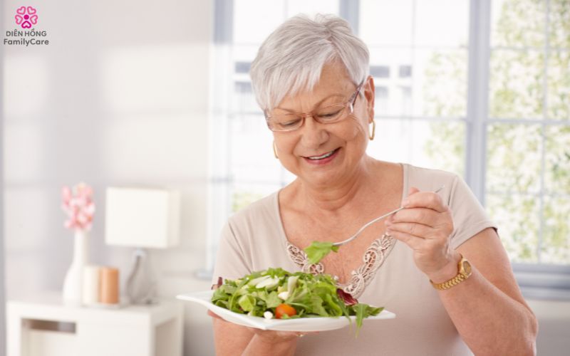 dinh-duong-mua-dong-cho-nguoi-gia-1