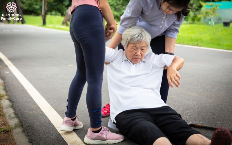 dot-quy-o-nguoi-cao-tuoi