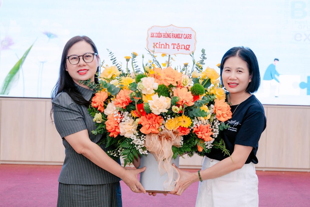 Diên Hồng Family Care định hướng xây dựng hệ thống chăm sóc người bệnh và người cao tuổi chuyên nghiệp, nhân văn.