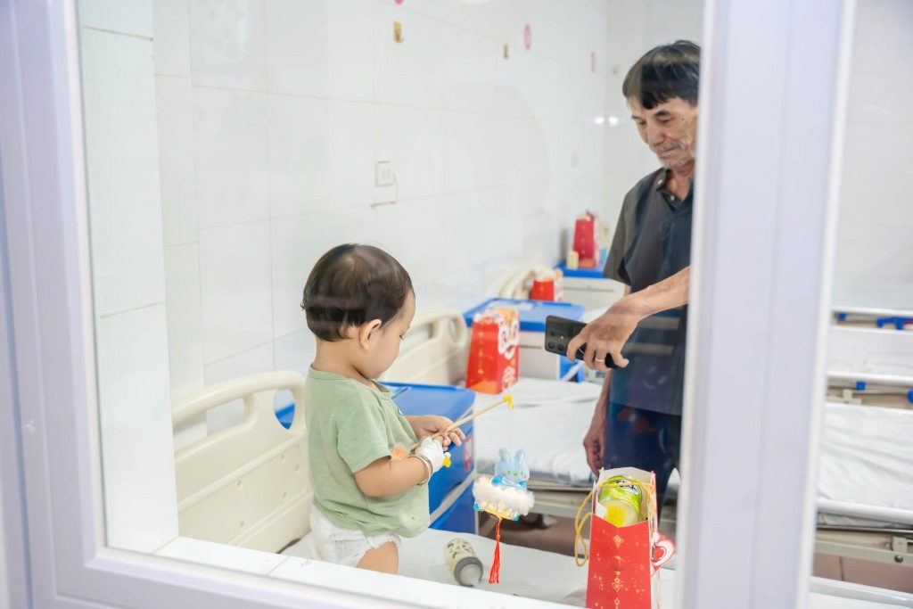 Hoạt động thiện nguyện của Diên Hồng Family Care lan tỏa giá trị nhân văn và sự quan tâm đến bệnh nhi.